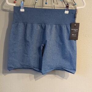 NVGTN Women's XL Shorts Nwt 8"